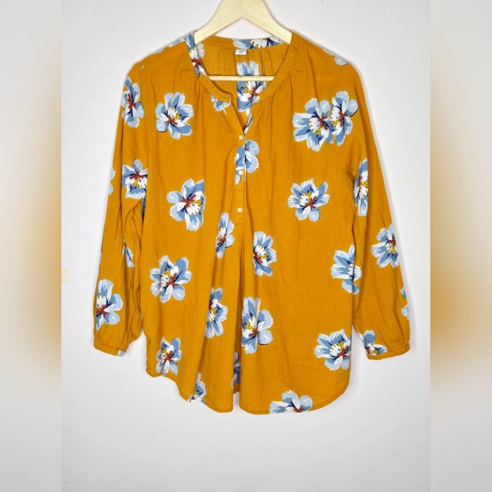 OLD NAVY Maternity Blouse Yellow White and Blue Flowers Long Sleeve Round Neck M